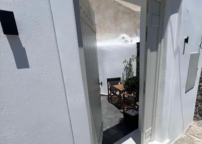 Villa Angeleve With Private Jacuzzi Fíra