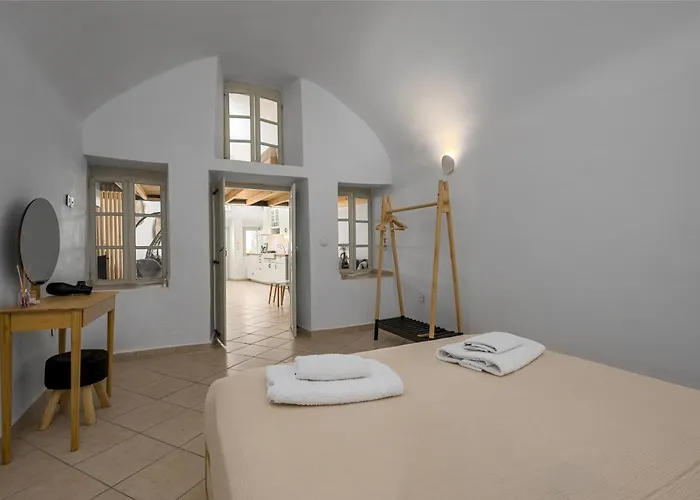 Angeleve With Private Jacuzzi Fíra