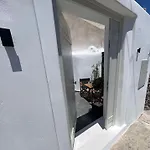 Villa Angeleve With Private Jacuzzi Fira (Santorini)