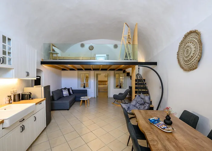 Villa Angeleve With Private Jacuzzi Fira (Santorini)